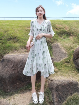 小个子碎花雪纺连衣裙女夏季2025新款小清新遮肚显瘦气质仙女裙子