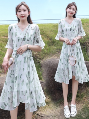 小个子碎花雪纺连衣裙女夏季2025新款小清新遮肚显瘦气质仙女裙子