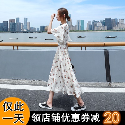 2025新款雪纺碎花连衣裙女夏季小清新收腰显瘦气质喇叭袖裙子超仙