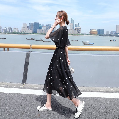 黑色波点碎花雪纺连衣裙女2025夏装新款收腰显瘦气质a字裙裙子仙