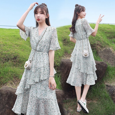 小清新雪纺碎花连衣裙女2025新款夏天收腰显瘦气质v领蛋糕a字裙子