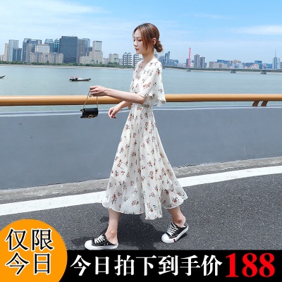 2025新款雪纺碎花连衣裙女夏季小清新收腰显瘦气质喇叭袖裙子超仙