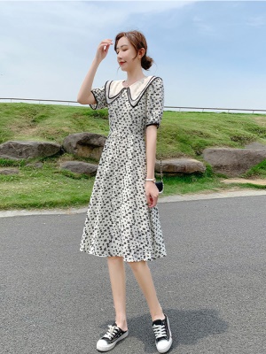 法式小个子雪纺碎花连衣裙女夏季新款2025娃娃领气质显瘦a字裙子
