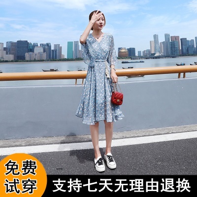 高级感碎花雪纺连衣裙女夏2025新款遮肚收腰显瘦气质v领仙女裙子