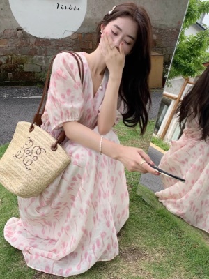 法式粉色碎花雪纺连衣裙女夏季2025新款气质收腰显瘦v领a字裙子仙