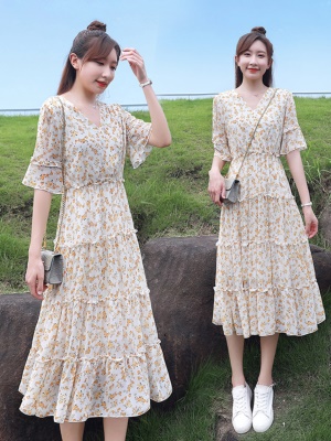 温柔风碎花雪纺连衣裙女夏季2025新款收腰显瘦气质v领a字裙子女仙