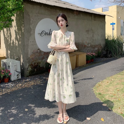 碎花雪纺连衣裙女夏季2025新款气质收腰显瘦喇叭袖小个子a字裙子