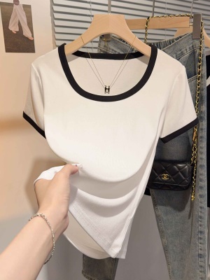 正肩低领撞色拼接短袖T恤女2025年打底衫冰丝u领修身辣妹显瘦上衣