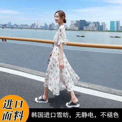 2025新款雪纺碎花连衣裙女夏季小清新收腰显瘦气质喇叭袖裙子超仙