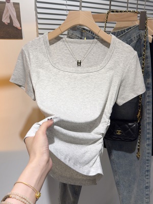 方领正肩短袖T恤女2025流行收腰高端高品质纯色修身减龄短款上衣