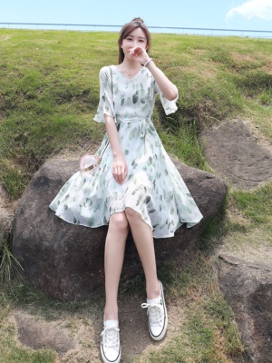 小个子碎花雪纺连衣裙女夏季2025新款小清新遮肚显瘦气质仙女裙子