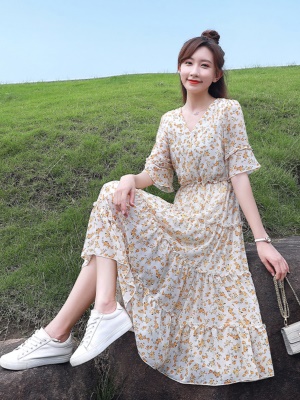 温柔风碎花雪纺连衣裙女夏季2025新款收腰显瘦气质v领a字裙子女仙