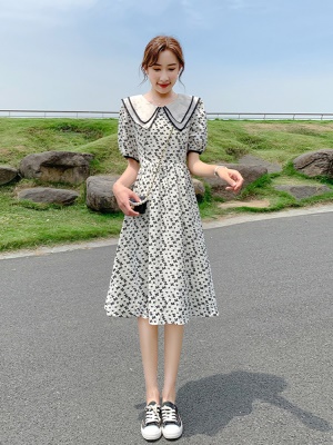 法式小个子雪纺碎花连衣裙女夏季新款2025娃娃领气质显瘦a字裙子