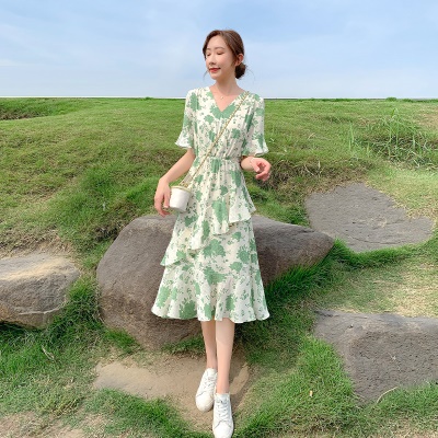 绿色复古蛋糕裙雪纺碎花连衣裙女新款2025年气质显瘦a字裙子夏季