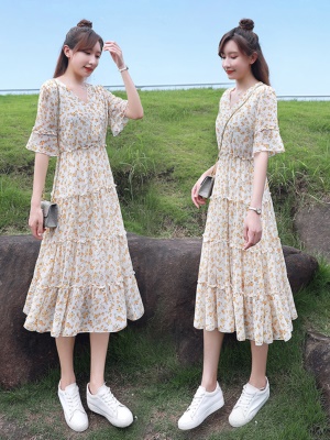 温柔风碎花雪纺连衣裙女夏季2025新款收腰显瘦气质v领a字裙子女仙
