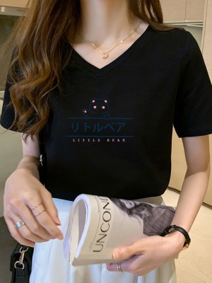白色t恤女装短袖V领宽松设计感减龄时尚夏季纯棉半袖正肩小熊上衣