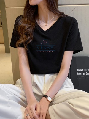 白色t恤女装短袖V领宽松设计感减龄时尚夏季纯棉半袖正肩小熊上衣