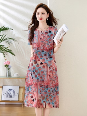 阔太太高贵连衣裙女2025夏新款小个子轻奢高级感洋气欧货大牌裙子