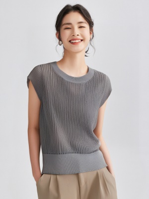 2025夏季新款针织衫女设计感小众圆领镂空无袖时尚百搭显瘦上衣潮