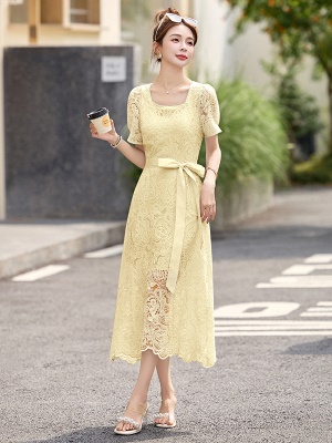 法式钩花缕空薄纱连衣裙女2025夏季新款气质超火收腰蕾丝中长裙子