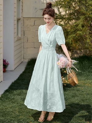 法式高端雪纺连衣裙女2025夏季新款气质名媛掐腰天丝绣花长款裙子