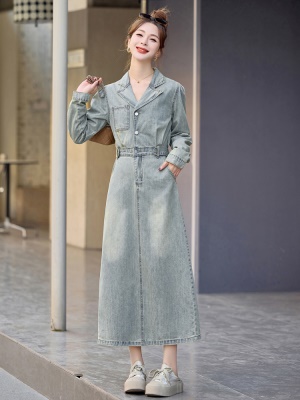 气质好看女神范牛仔连衣裙女2025春季新款收腰显瘦高级感开叉长裙