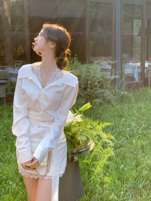 ByYou 初夏新款假两件白色缎面衬衫连衣裙女蕾丝v领修身包臀短裙