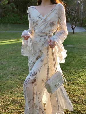 ByYou 夏季新款法式v领荷叶袖碎花连衣裙气质收腰显瘦a字仙女长裙