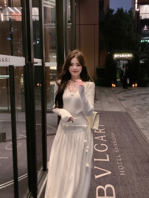 ByYou冬季新款气质白色高腰针织半身裙长款过膝毛衣裙a字包臀裙子