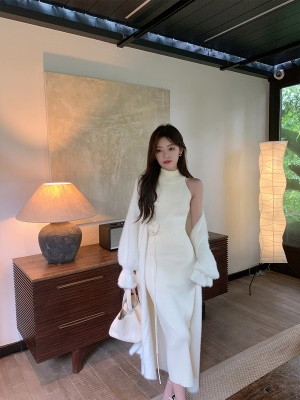 ByYou 秋冬新款半高领无袖白色针织背心连衣裙长款修身包臀毛衣裙