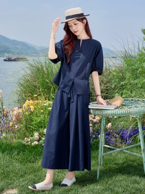 大方得体贵气御姐套装女2025夏季新款宽松显瘦妈妈阔腿裙裤两件套