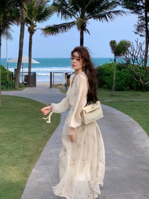 ByYou 夏季新款高级感茶歇飘带v领黄色碎花连衣裙收腰泡泡袖长裙