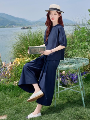 大方得体贵气御姐套装女2025夏季新款宽松显瘦妈妈阔腿裙裤两件套