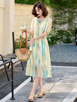 法式温柔风天丝连衣裙女夏2025新款气质收腰绝美扎染小清新a字裙