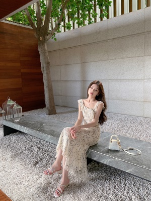 ByYou 夏季新款杏色小飞袖方领雪纺碎花连衣裙长款显瘦包臀鱼尾裙