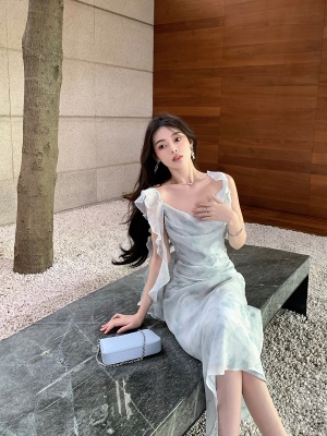 ByYou 夏季流苏蓝色晕染碎花雪纺吊带连衣裙中长款收腰无袖背心裙