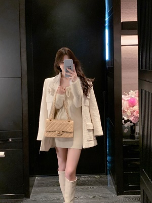 ByYou 冬季新款温柔风杏色一字肩针织连衣裙短款修身显身材毛衣裙