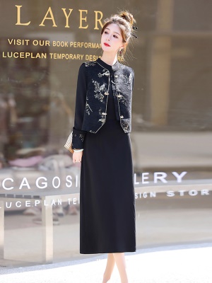 新中式国风套装2025春季新款小香风漂亮刺绣马甲搭配丝绒连衣裙女