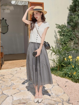 2025超火夏装一整套显瘦绝美格纹小裙子气质御姐女神范高端套装女