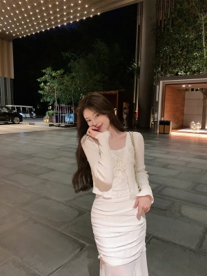 ByYou 夏季新款温柔风网纱鱼尾白色吊带连衣裙收腰显瘦包臀长裙子