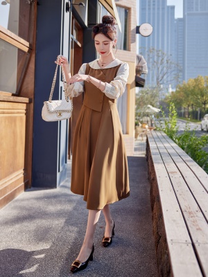 假两件长袖衬衫连衣裙女2025春秋季新款港风拼色收腰小香风a字裙