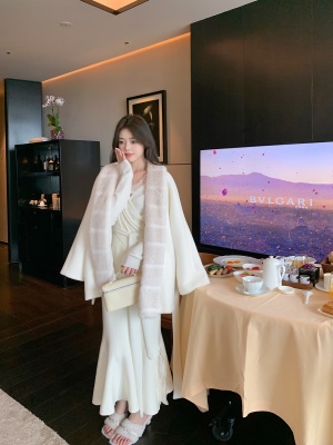 ByYou 冬季加绒侧开叉蕾丝白色针织半身裙长款过膝包臀鱼尾毛衣裙