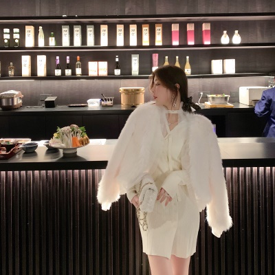 ByYou 2025春季纯欲v领白色兔绒织连衣裙收腰性感开叉内搭毛衣裙