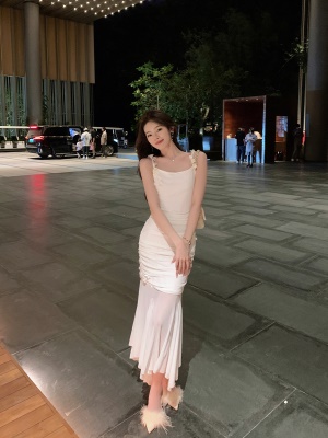 ByYou 夏季新款温柔风网纱鱼尾白色吊带连衣裙收腰显瘦包臀长裙子