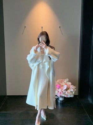 ByYou 秋冬温柔风羊毛白色方领长袖针织连衣裙中长款加厚毛衣裙子