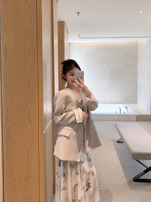 ByYou 夏季新款设计感白色一字肩印花连衣裙收腰显瘦露肩长款裙子