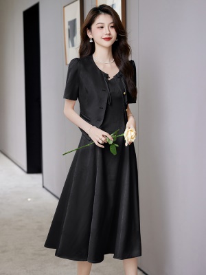 新中式流行薄西装套装裙女2025夏季新款干练气质巨好看职业两件套