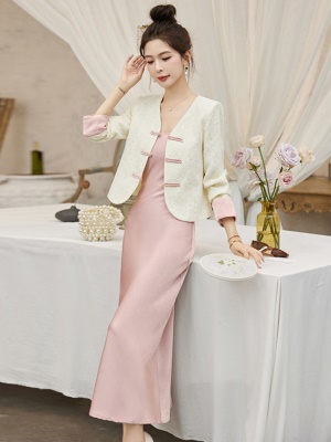 爆款小香风女装套装2025春季新款盘扣轻奢高级感女人味裙子两件套
