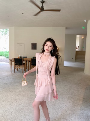 ByYou 夏季气质高级感仿真丝V领连衣裙女收腰显瘦纯欲蛋糕裙短裙