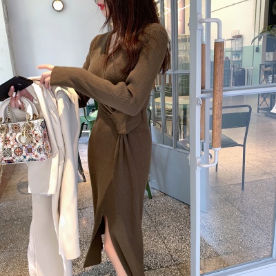 ByYou秋冬新款v领收腰设计感兔绒针织连衣裙女气质名媛开叉中长裙